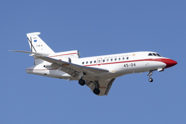 T.18-4 / 45-04 1989 Dassault Falcon 900B