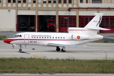 T18-5 / 45-44 1989 Dassault Falcon 900B
