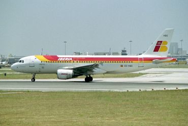 EC-HQG (1379) 2000 Airbus A320-214
