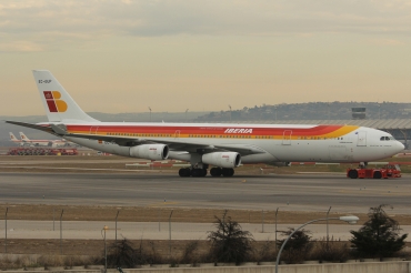 EC-GUP · Airbus A340-313 · (MAD / LEMD)