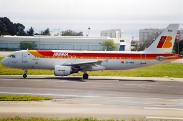 EC-HHA (001221) Airbus A320-214