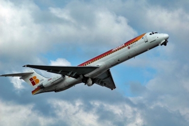 EC-FFH · McDonnell Douglas MD-87 · (LIS / LPPT)