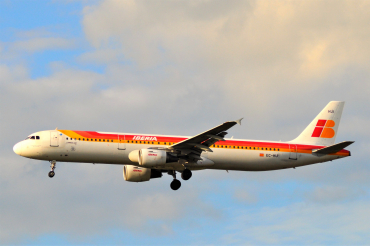EC-HUI (1027) 1999 Airbus A321-212