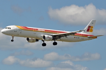 EC-IXD (2220) 2004 Airbus A321-211