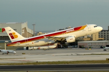 EC-KNM (1229) 2000 Airbus A320-214