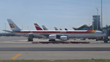 EC-LKS (414) 2001 Airbus A340-313