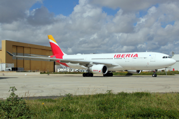 EC-MOY (1784) 2017 Airbus A330-202