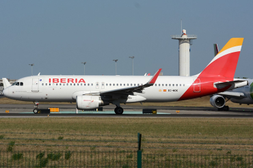 EC-MDK (6328) 2014 Airbus A320-214(WL)