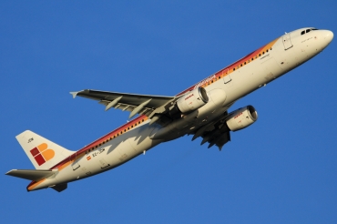 EC-JDM (2357) 2004 Airbus A321-213