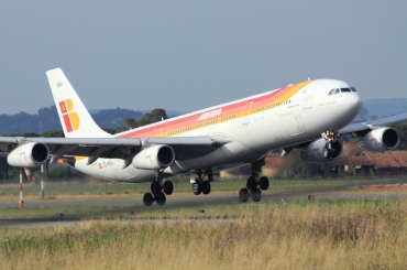 EC-HGV (329) 2000 Airbus A340-313