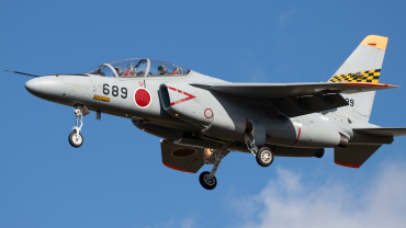 26-5689 (1089) Kawasaki T-4