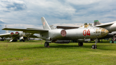 04 red (53005771) Ilyushin Il-28
