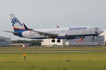 TC-SUH (32366) 2002 Boeing 737-8CX(WL)