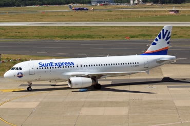 LY-NVV (2085) 2003 Airbus A320-232