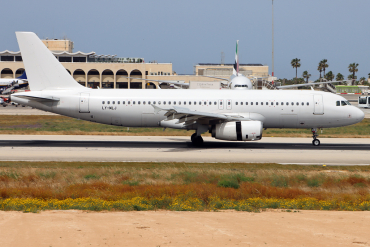 LY-MLJ (3877) 2009 Airbus A320-232