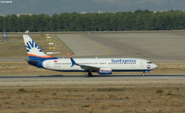TC-SEK (61172) 2015 Boeing 737-8HC(WL)
