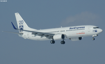 TC-SNM (33023) 2005 Boeing 737-8BK(WL)