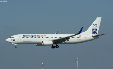 TC-SNM (33023) 2005 Boeing 737-8BK(WL)