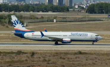 TC-SNU (40756) 2010 Boeing 737-8HC(WL)