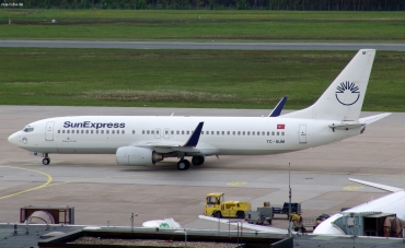 TC-SUM (28826) 1999 Boeing 737-85F(WL)
