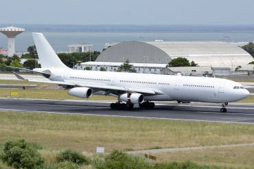 CS-TQY (190) 1997 Airbus A340-313