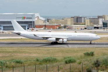 CS-TQY (190) 1997 Airbus A340-313