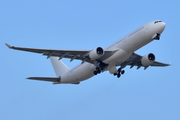 CS-TRI (127) 1996 Airbus A330-322