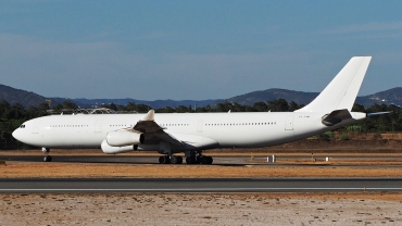 CS-TQM (117) 1995 Airbus A340-313X