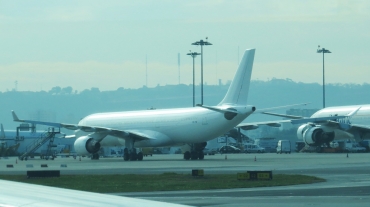 CS-TRI (127) 1996 Airbus A330-322