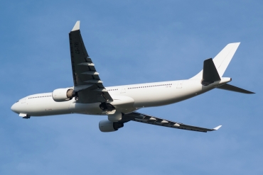 CS-TRI (127) 1996 Airbus A330-322