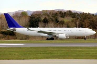 CS-TQP  (211) 1998 Airbus A330-202