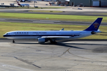 B-5917 · Airbus A330-323 · (SYD / YSSY)