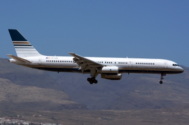 EC-HDS (26252) 1999 Boeing 757-256
