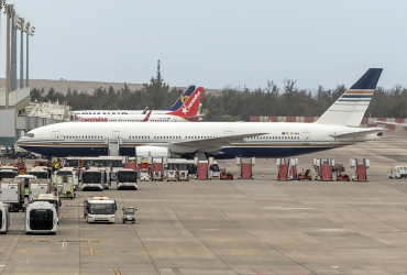 EC-MUA (28524) 2001 Boeing 777-212ER