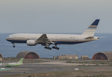 EC-MUA (28524) 2001 Boeing 777-212ER
