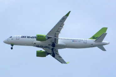 YL-CSD (cn 55006) Bombardier CS300