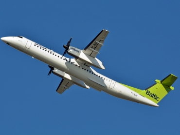 YL-BAI (cn 04302) Dash 8-Q402