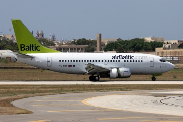 YL-BBN (cn 26683) Boeing 737-522