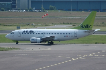 YL-BBP (cn 26688) Boeing 737-522