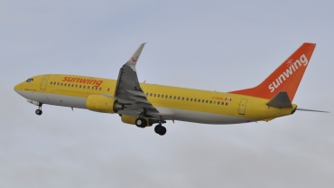 C-GUUL (38820) 2011 Boeing 737-8K5(WL)