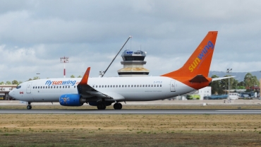 C-FYLC (33029) 2006 Boeing 737-8BK(WL)