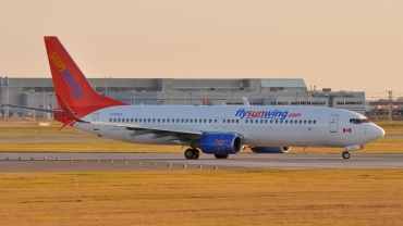 C-FYLC (33029) 2006 Boeing 737-8BK(WL)