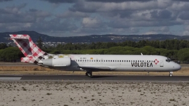 EC-MFJ (55060) 2000 Boeing 717-2CM