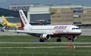 D-ABDM · Airbus A320-214 · (STR / EDDS)