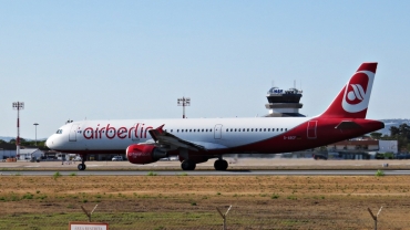 D-ABCF · Airbus A321-211 · (FAO / LPFR)