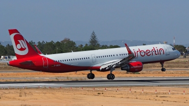 D-ABCQ · Airbus A321-211(WL) · (FAO / LPFR)