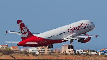 D-ABNW · Airbus A320-214 · (FAO / LPFR)