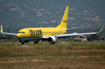 D-AHFS (28623) 2000 Boeing 737-8K5(WL)