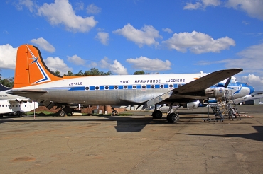 ZS-AUB · Douglas DC-4-1009 · (QRA / FAGM)