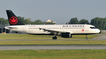 C-FXCD (cn 2018) Airbus A320-211